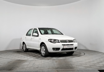 Подержанный автомобиль Fiat Albea 2010 года (3 фото)