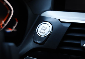 Подержанный автомобиль BMW X4 2021 года (18 фото)