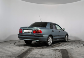 Подержанный автомобиль Mitsubishi Carisma Sedan 2003 года (5 фото)