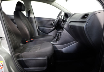 Подержанный автомобиль Volkswagen Polo Sedan 2019 года (18 фото)