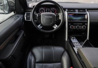 Подержанный автомобиль Land Rover Discovery 2020 года (14 фото)