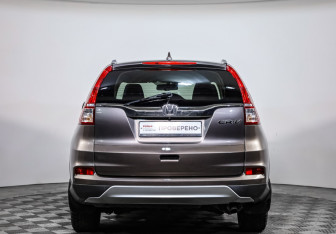 Подержанный автомобиль Honda CR-V 2016 года (6 фото)