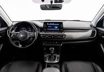 Подержанный автомобиль Kia Seltos 2020 года (10 фото)
