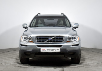 Подержанный автомобиль Volvo XC90 2009 года (2 фото)