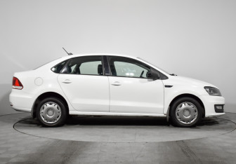 Подержанный автомобиль Volkswagen Polo Sedan 2017 года (4 фото)