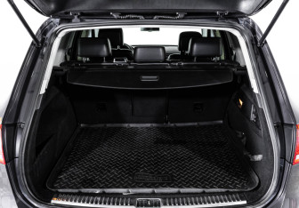 Подержанный автомобиль Volkswagen Touareg 2011 года (22 фото)