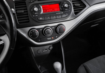 Подержанный автомобиль Kia Picanto 2014 года (15 фото)