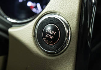 Подержанный автомобиль Nissan X-Trail 2015 года (20 фото)