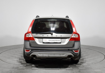 Подержанный автомобиль Volvo XC70 2012 года (6 фото)