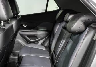 Подержанный автомобиль Opel Mokka 2012 года (12 фото)