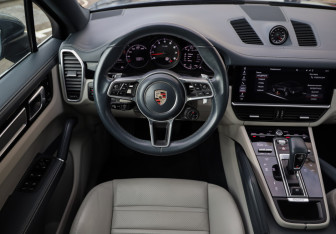 Подержанный автомобиль Porsche Cayenne 2019 года (13 фото)