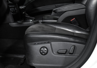 Подержанный автомобиль Skoda Superb Liftback 2011 года (12 фото)