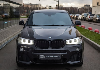 Подержанный автомобиль BMW X4 2015 года (3 фото)