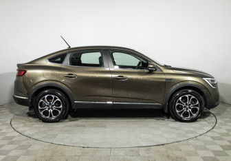 Подержанный автомобиль Renault Arkana 2019 года (4 фото)