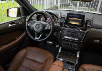 Подержанный автомобиль Mercedes-Benz GLE 2016 года (10 фото)