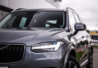 Подержанный автомобиль Volvo XC90 2019 года (2 фото)