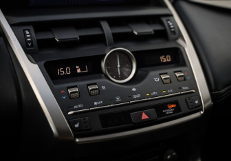 Подержанный автомобиль Lexus NX 2021 года (17 фото)