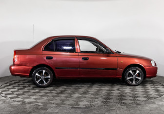Подержанный автомобиль Hyundai Accent Sedan 2005 года (4 фото)