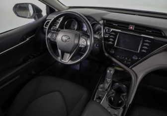 Подержанный автомобиль Toyota Camry Sedan 2018 года (8 фото)