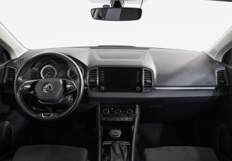 Подержанный автомобиль Skoda Karoq 2021 года (10 фото)