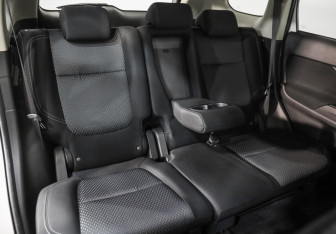 Подержанный автомобиль Mitsubishi Outlander 2019 года (24 фото)