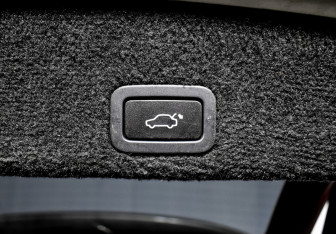 Подержанный автомобиль Volvo XC60 2011 года (19 фото)