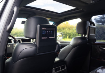 Подержанный автомобиль Lexus LX 2014 года (17 фото)