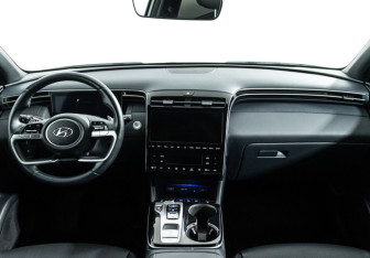Подержанный автомобиль Hyundai Tucson 2022 года (13 фото)