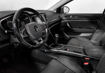 Подержанный автомобиль Renault Megane Wagon 2016 года (9 фото)