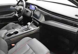 Подержанный автомобиль Omoda S5 2023 года (12 фото)