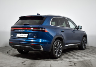 Подержанный автомобиль Geely Monjaro 2022 года (6 фото)