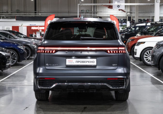 Подержанный автомобиль Geely Monjaro 2024 года (9 фото)