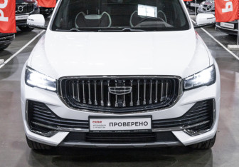 Подержанный автомобиль Geely Monjaro 2023 года (4 фото)