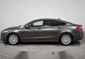 Подержанный автомобиль Ford Mondeo Sedan 2017 года (8 фото)
