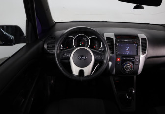 Подержанный автомобиль Kia Venga 2012 года (10 фото)