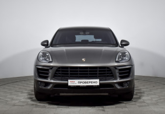 Подержанный автомобиль Porsche Macan 2015 года (2 фото)