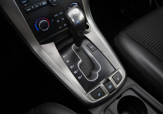 Подержанный автомобиль Chevrolet Captiva 2012 года (15 фото)