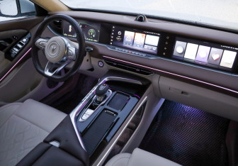 Подержанный автомобиль Voyah Free 2022 года (9 фото)