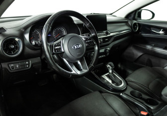 Подержанный автомобиль Kia Cerato Sedan 2020 года (11 фото)