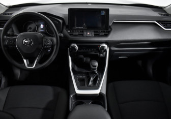 Подержанный автомобиль Toyota RAV4 2022 года (15 фото)