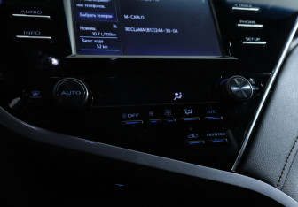 Подержанный автомобиль Toyota Camry Sedan 2019 года (17 фото)