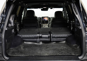 Подержанный автомобиль Toyota Land Cruiser Suv 2017 года (37 фото)