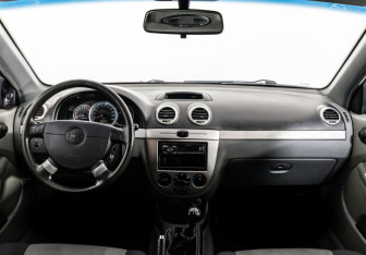 Подержанный автомобиль Chevrolet Lacetti Wagon 2012 года (10 фото)