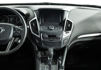 Подержанный автомобиль DongFeng AX7 2019 года (14 фото)