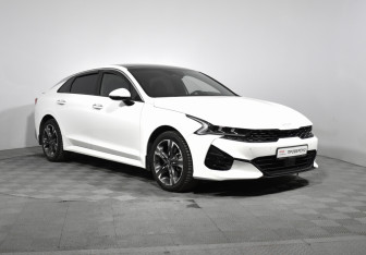 Подержанный автомобиль Kia K5 2022 года (3 фото)