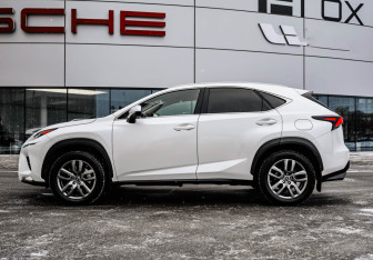 Подержанный автомобиль Lexus NX 2018 года (10 фото)