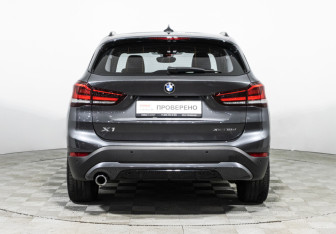 Подержанный автомобиль BMW X1 2019 года (6 фото)