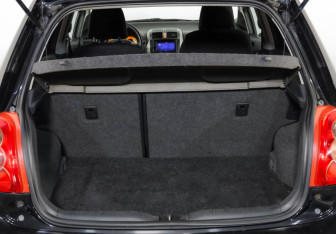 Подержанный автомобиль Toyota Auris Hatchback 2007 года (28 фото)