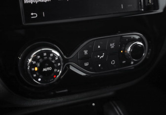 Подержанный автомобиль Renault Kaptur 2021 года (16 фото)