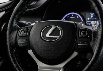 Подержанный автомобиль Lexus NX 2015 года (13 фото)